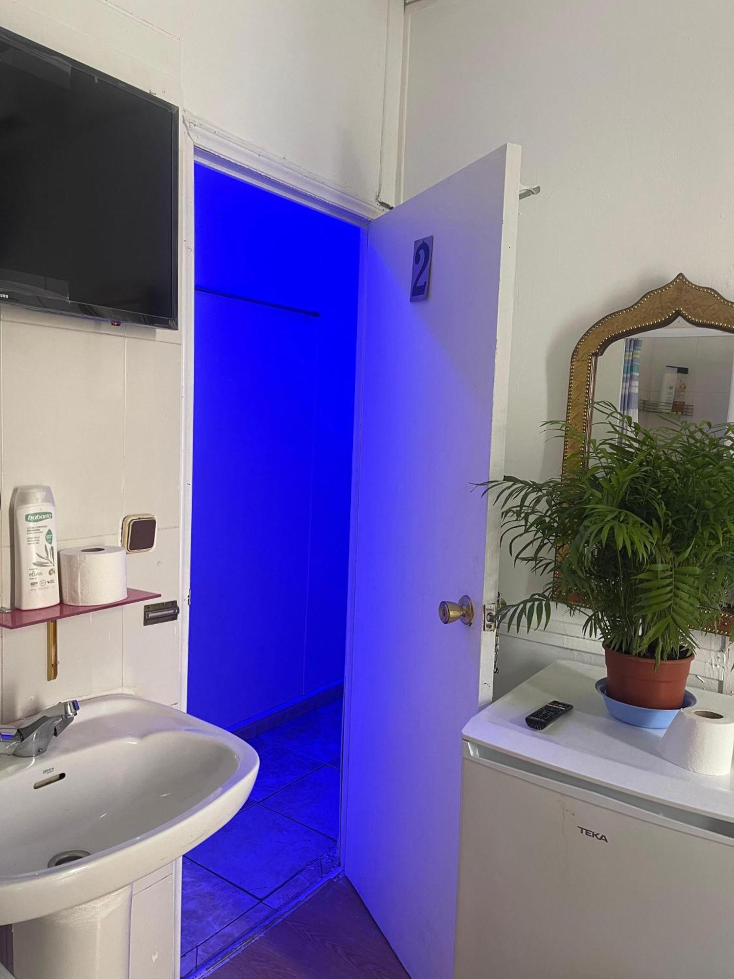 Hostal Daniel Madrid Eksteriør billede