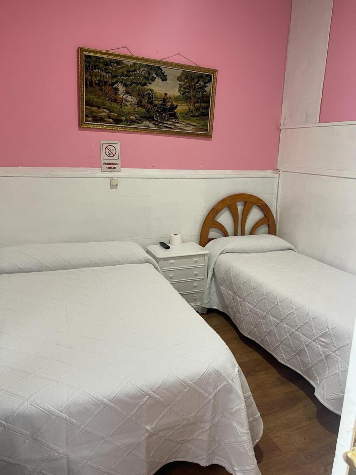 Hostal Daniel Madrid Eksteriør billede